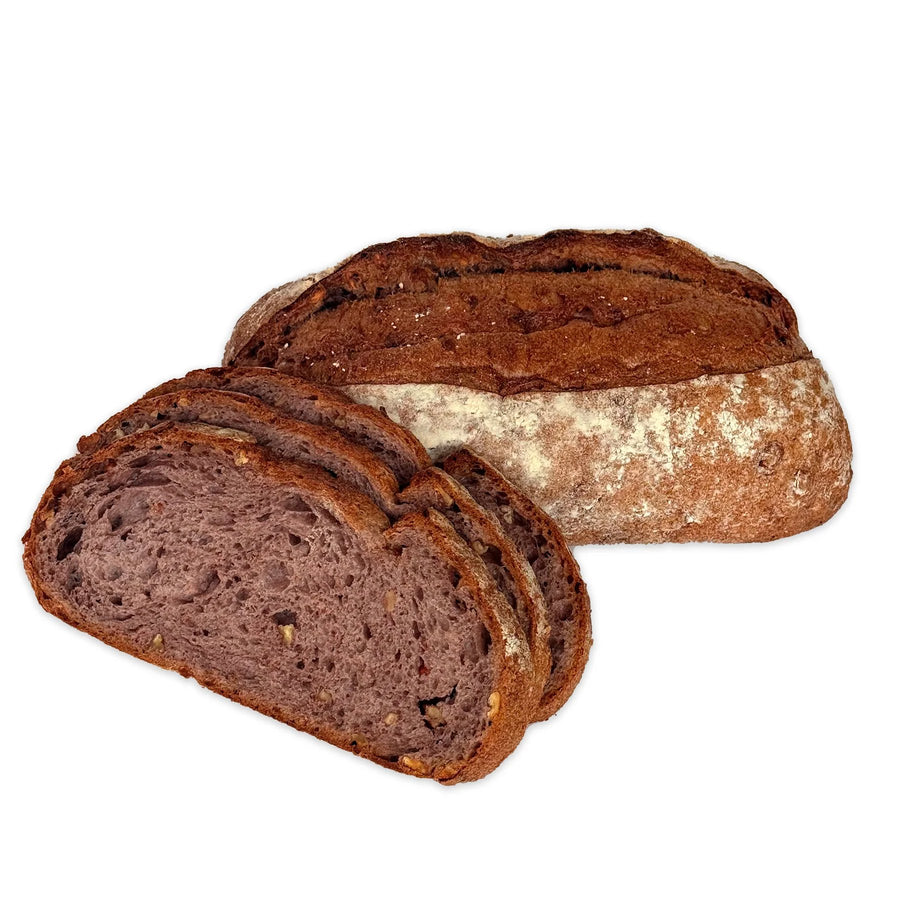 Hogaza de Pan de Vino Tinto con Nuez